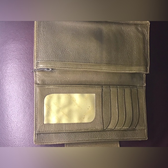 Louis Vuitton and Feragamo rehab wallet set - Picture 2 of 16